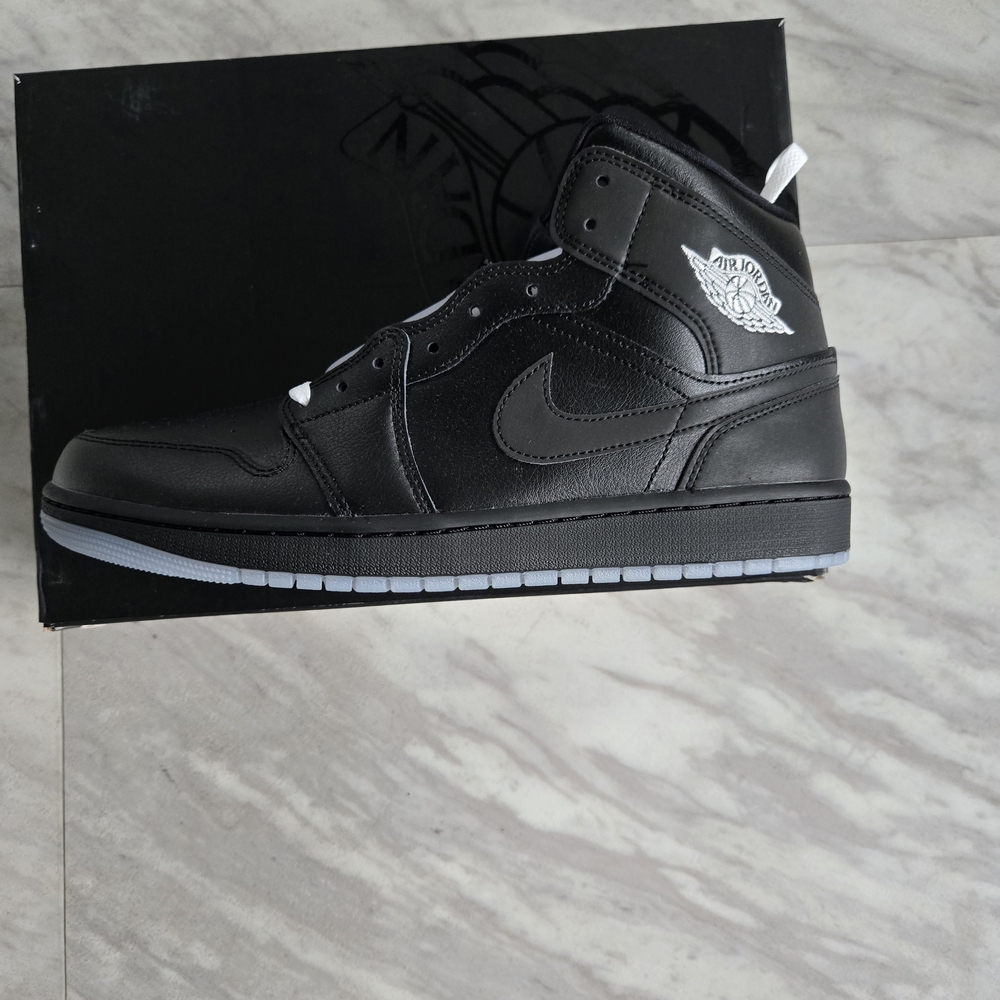 Nike Men's Black Sneakers